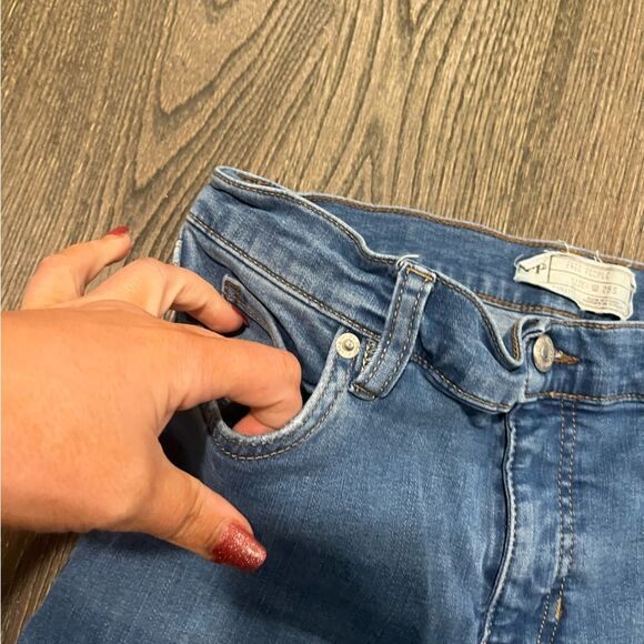 Free People Medium Wash Blue Distressed Raw Hem Skinny Jeans Size 28 - Picture 4 of 11